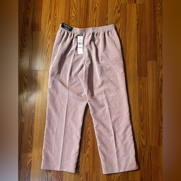 Alfred Dunner Classic Fit Proportioned Short Pants Size 12 New with Tags - Picture 2 of 7